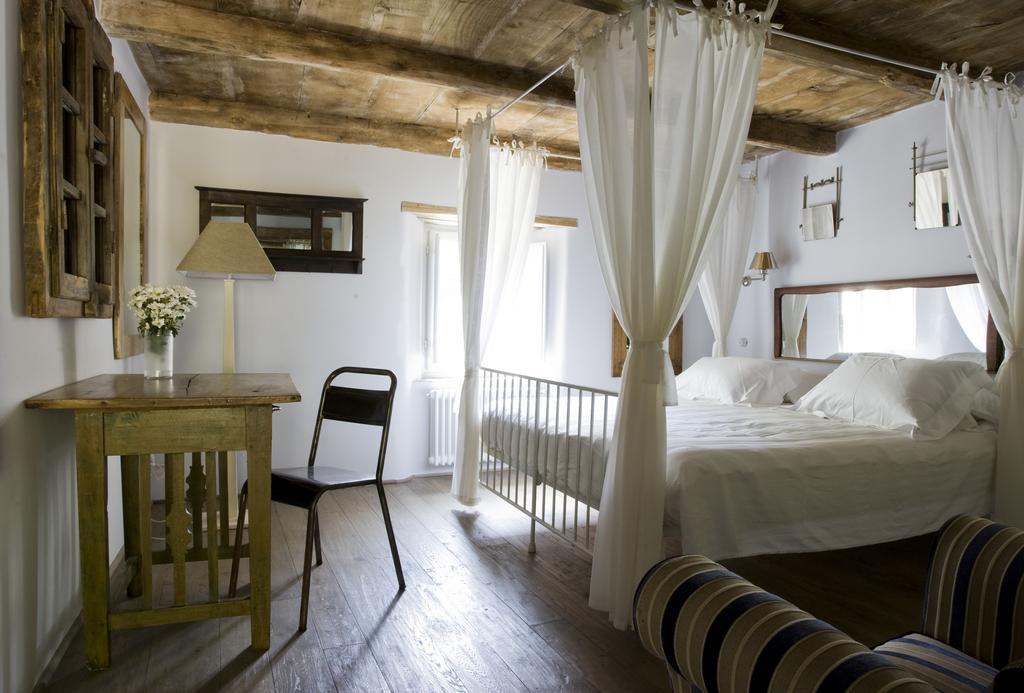 Sasso Al Melo - Apartments クティリアーノ 部屋 写真